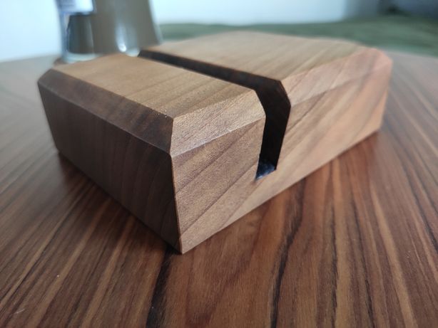 Drewniany stojak na tablet