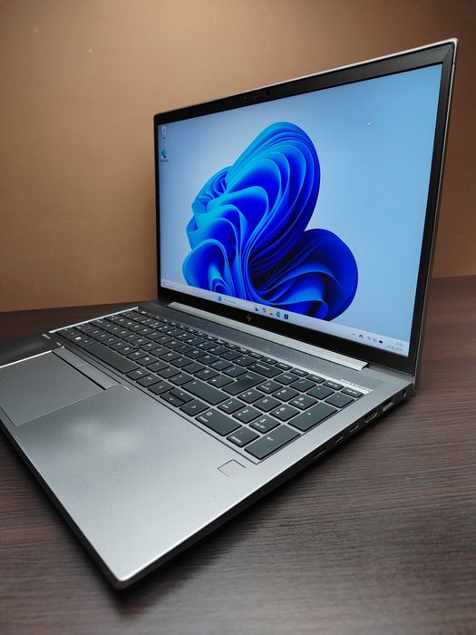 LAPTOP | HP ZBook FireFly 15 G8 | i7-1165G7 | Quadro T500 16GB 512SSD
