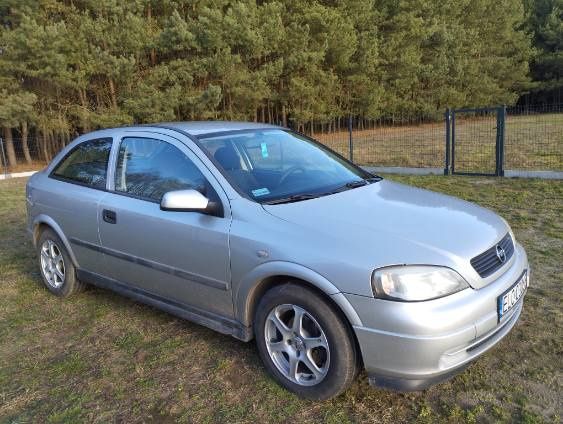 Samochód opel astra II