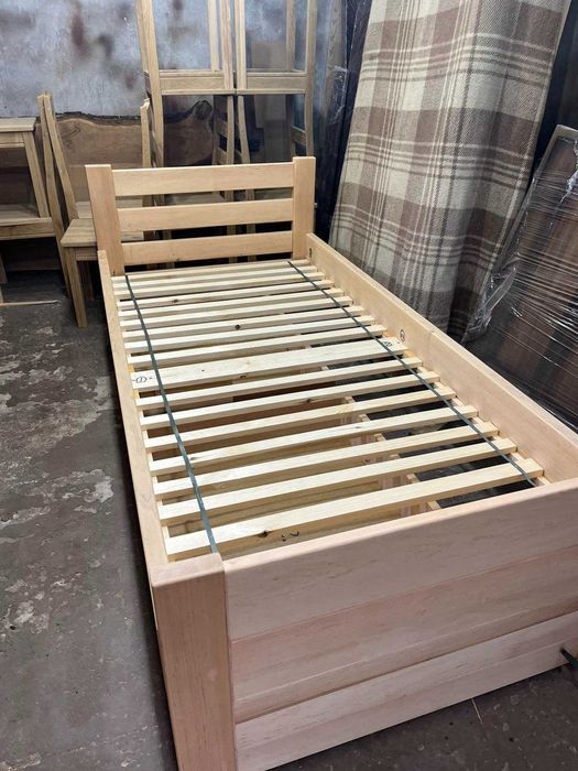 Дерев'яне ліжко вільха