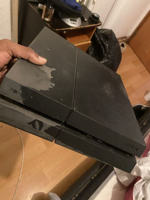 Ps4 usada tem um comando