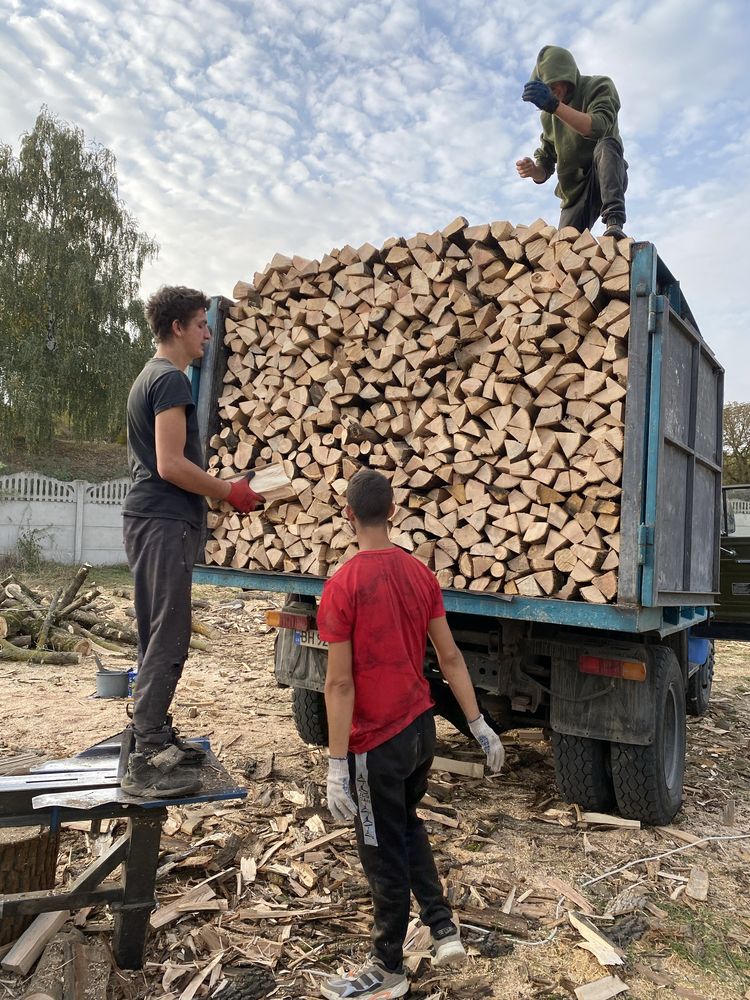 Якісні дрова для опалення, камінів та мангалів