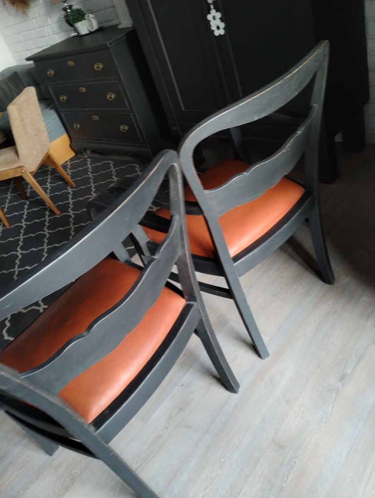 Dwa fotele antyczne skóra