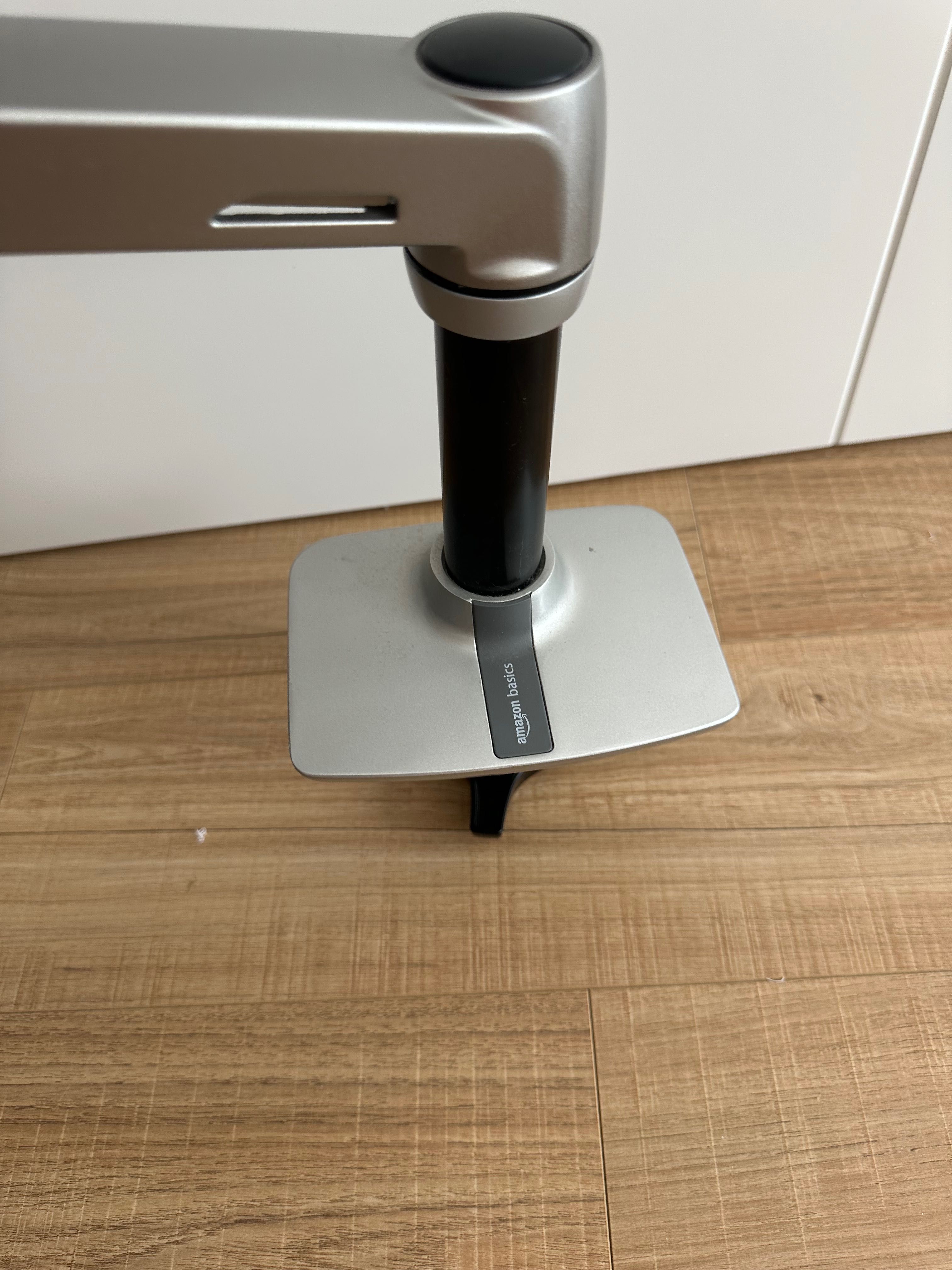 Braço para agarrar monitor
