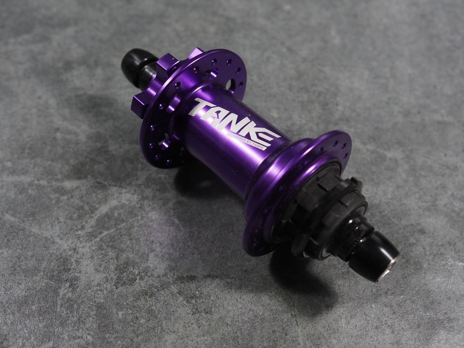 piasta Tanke Dirt 135x10mm, mocna, głośna, 32H, na maszynach