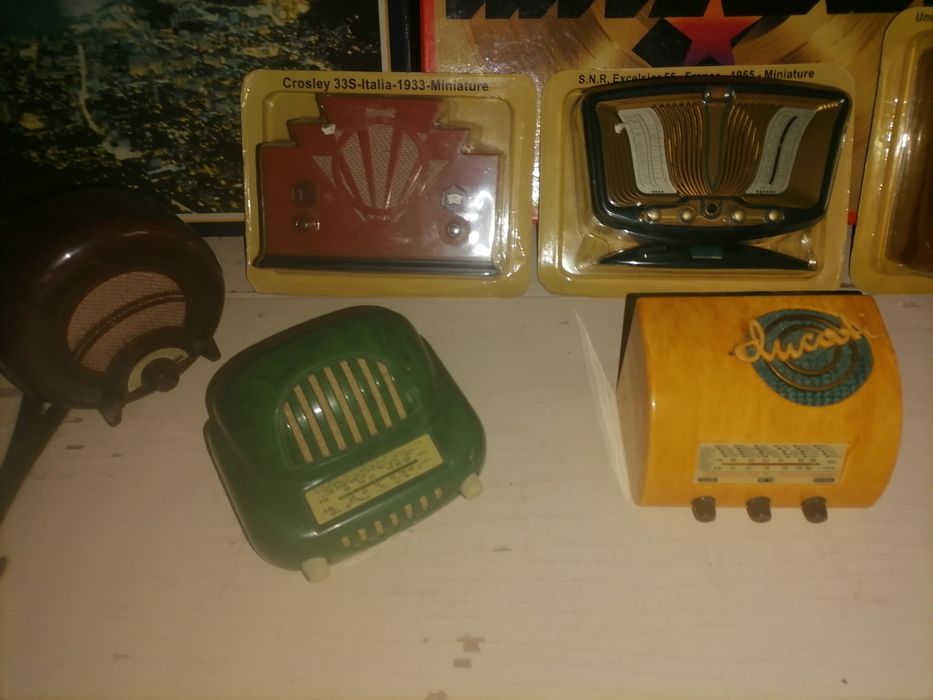 Radio minitura por 9 € cada