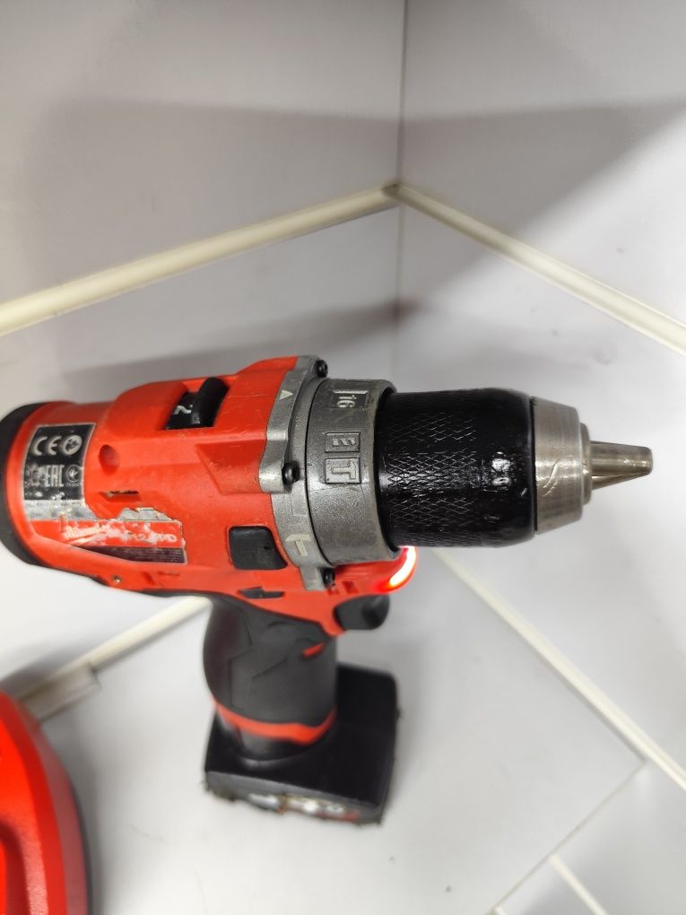 Milwaukee M12 FPD безщітковий акумуляторний шуруповерт ударом Мілвоке