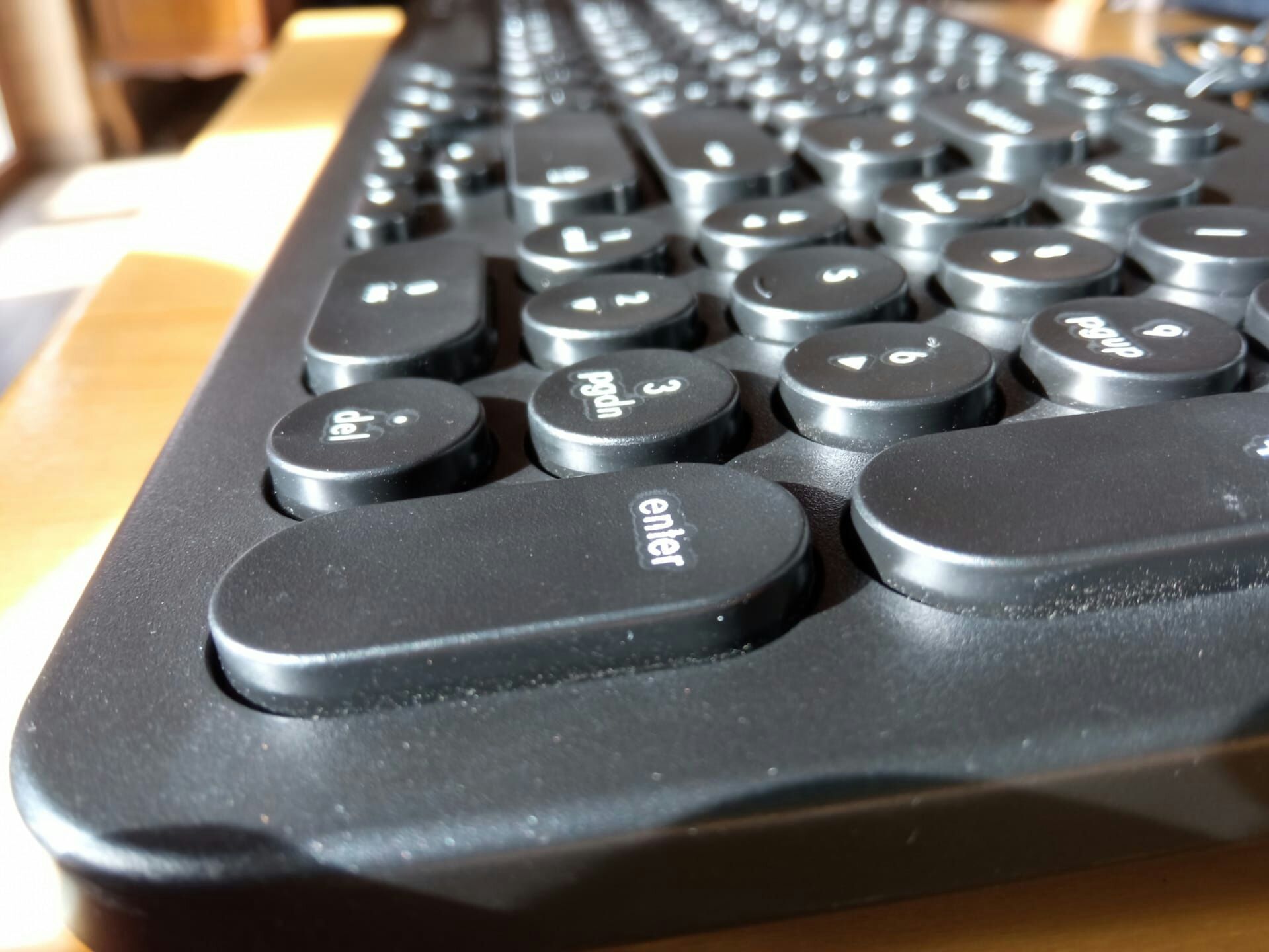 Teclado Trust: com teclas redondas