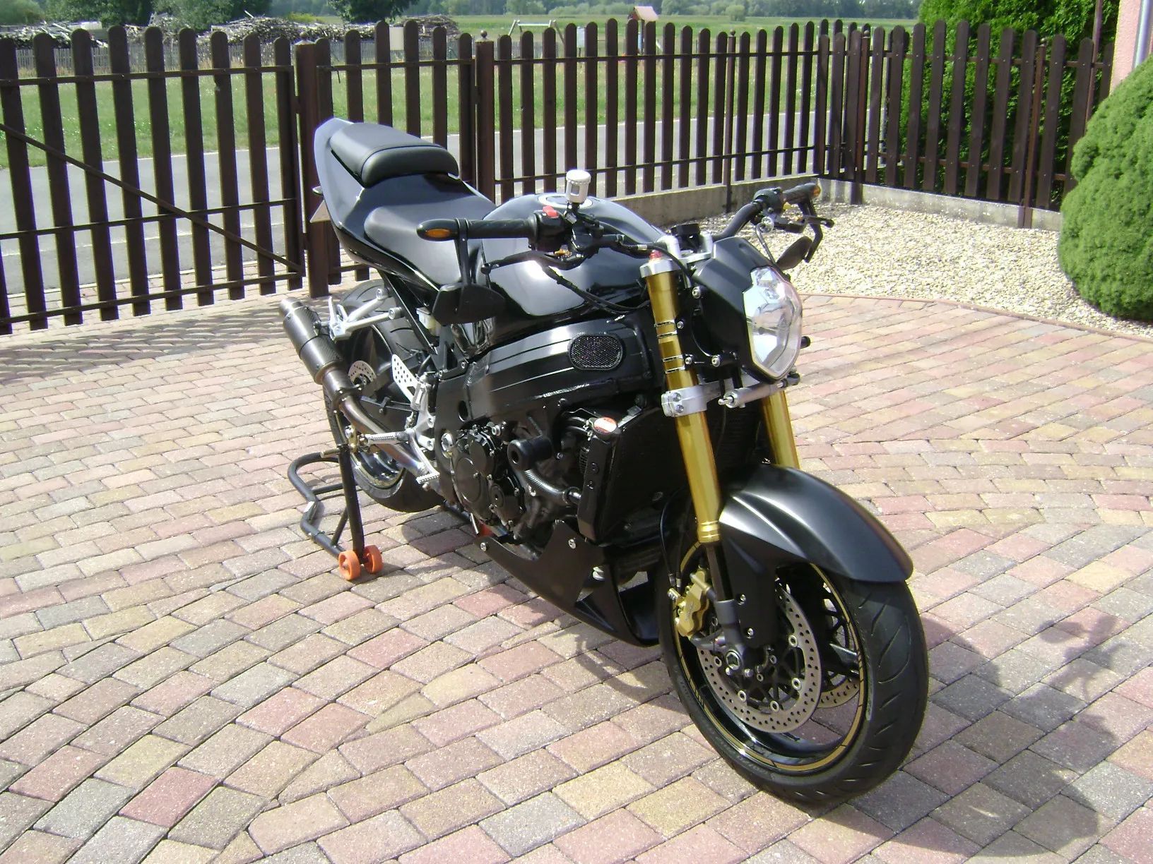 Suzuki GSX 1000 Sprzedam Suzuki GSX R 1000 , 750, 600, Custom