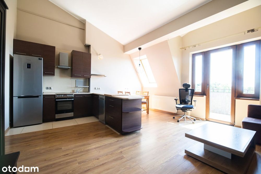 3 pokoje, wysokie sufity przy PKP Rembertów, 62m2 – Bez Prowizji!