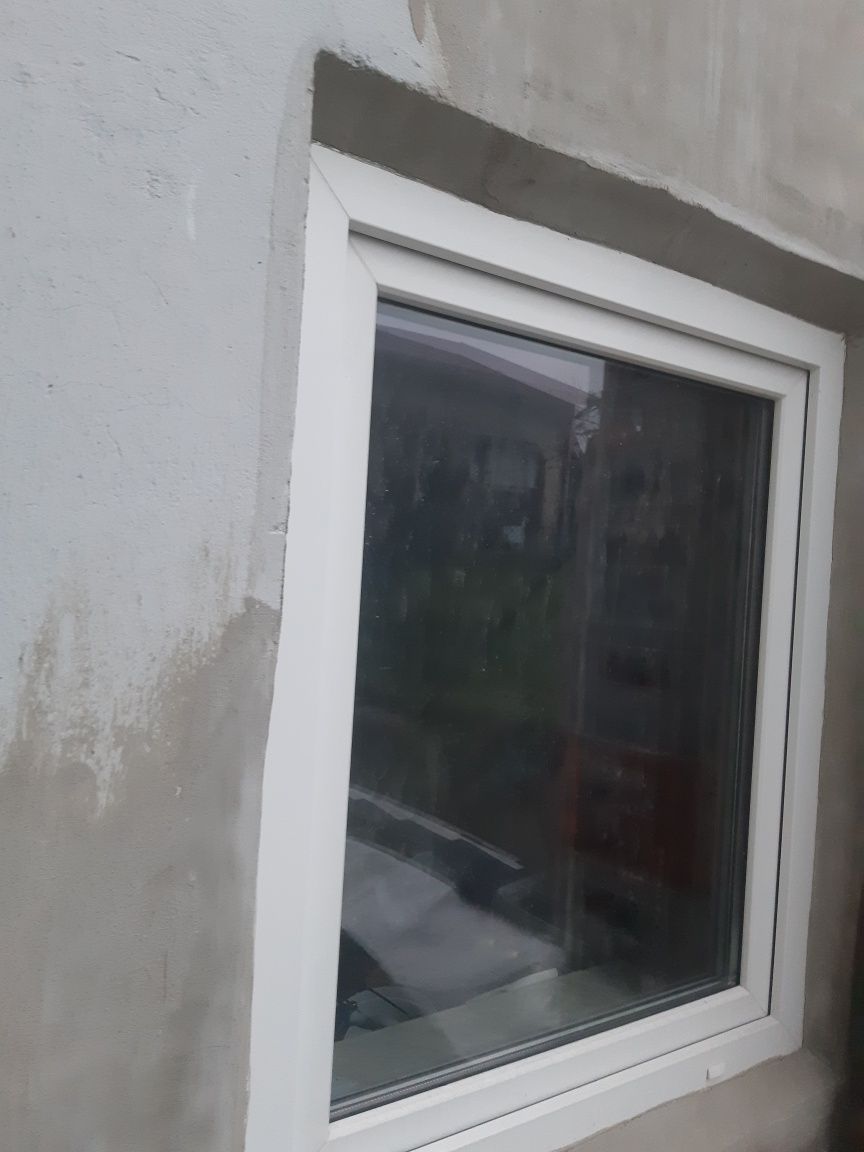 Okna, drzwi wejściowe i balkonowe po demontażu - dwuszybowe PCV