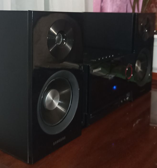 Мини система Samsung MM-C330. Bluetooth (2/35W)
Тип мікросистема

Осно