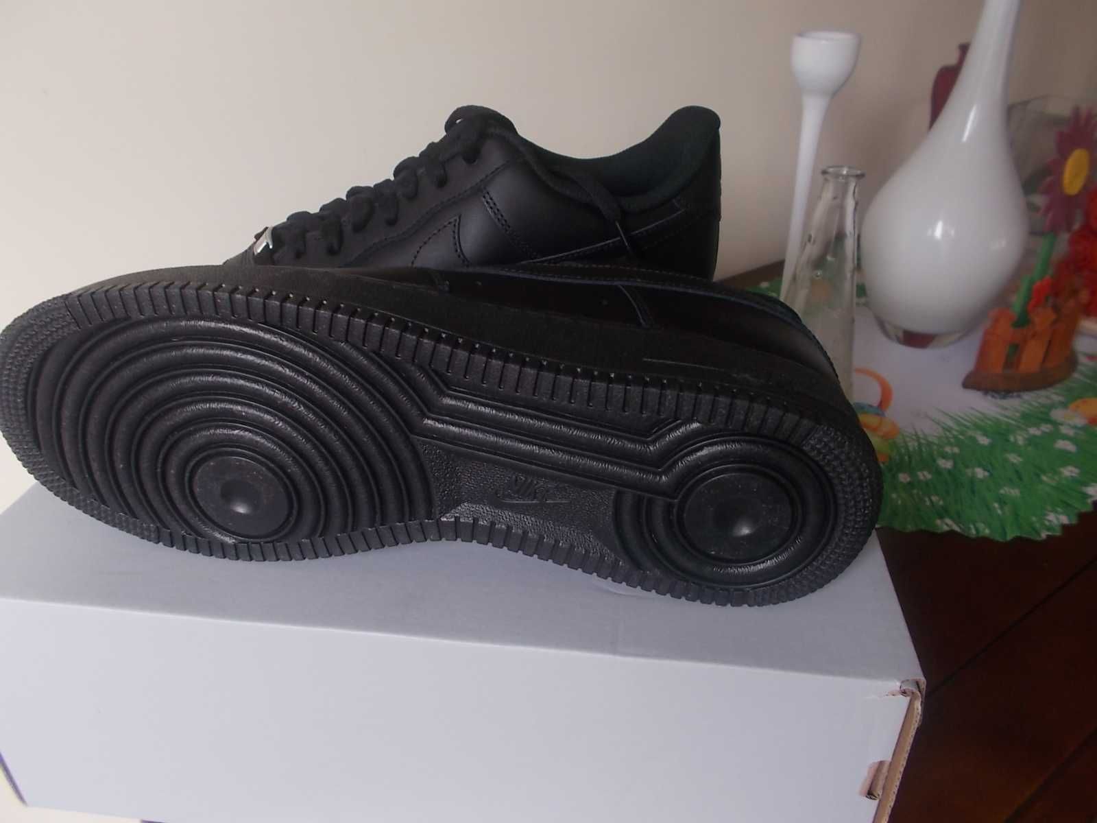 (r. 46- 30 cm) Nike Air Force 1 Low '07 Black Black CW2288,-001