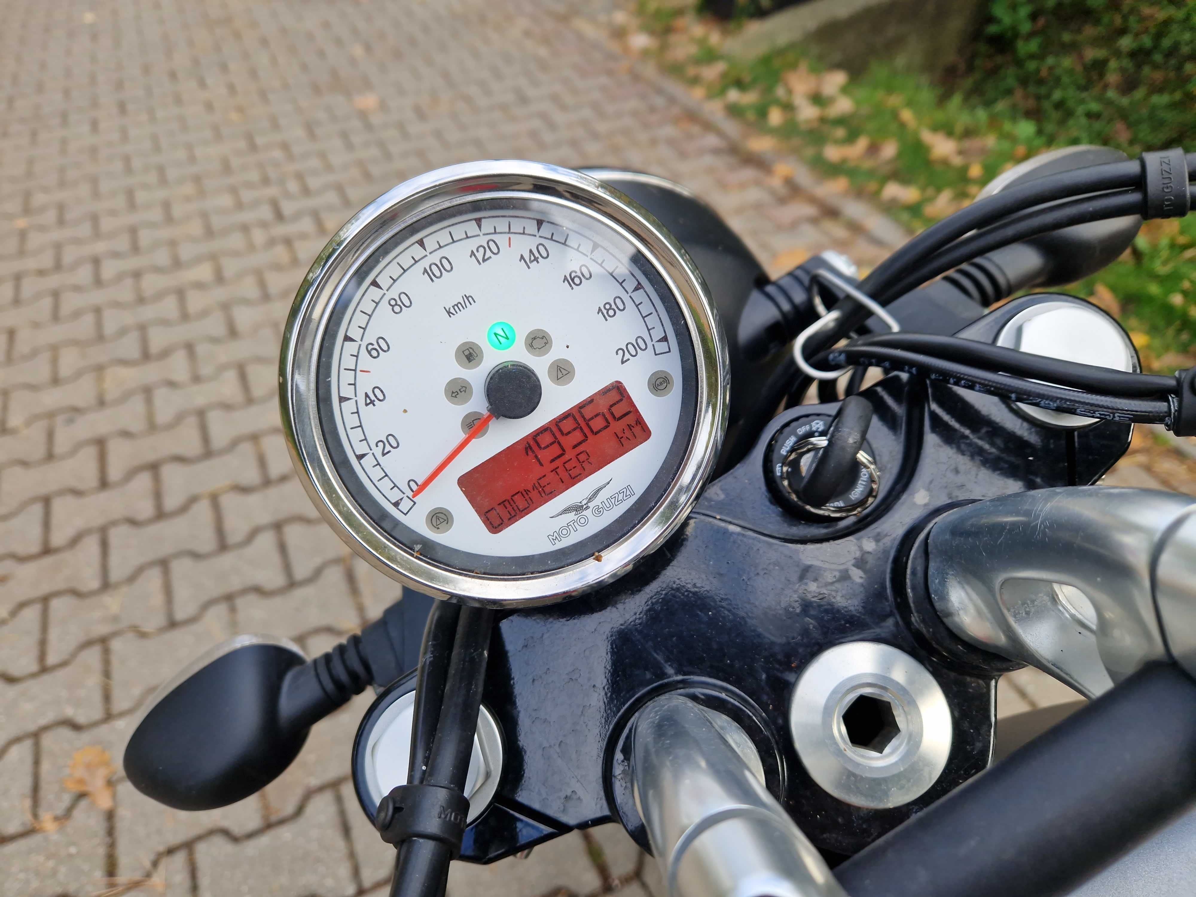 Moto Guzzi V9  Bobber 2017r zarejestrowany ubezpieczony V7