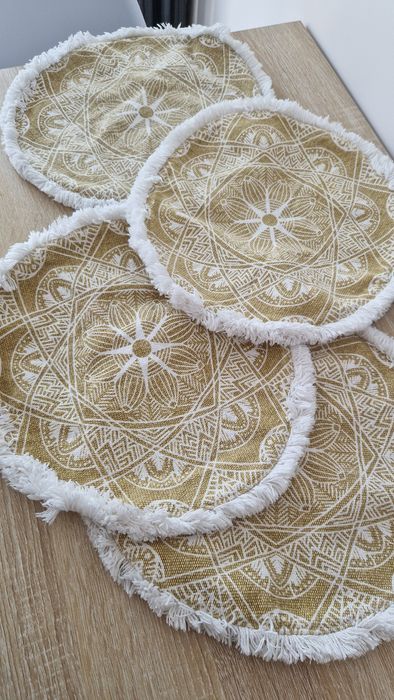 Szmaciane podkładki na stół mandala
