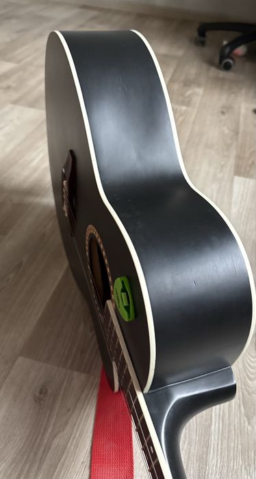 Терміново, гітара leotone + ремінець та медіатор в подарунок