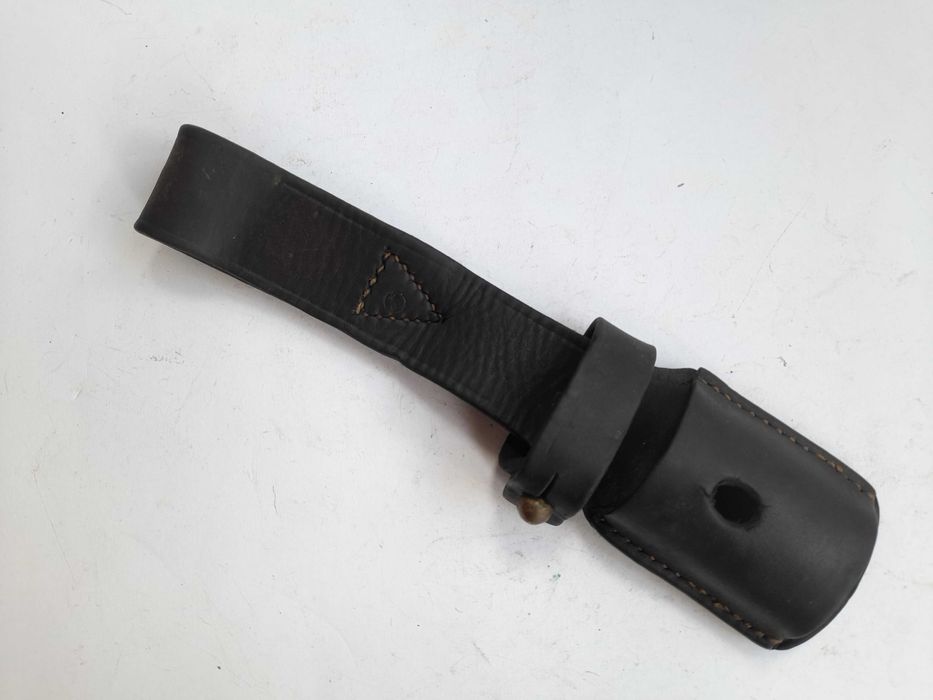 Żabka skórzana do bagnet Mauser, sygnowana (oryginał)