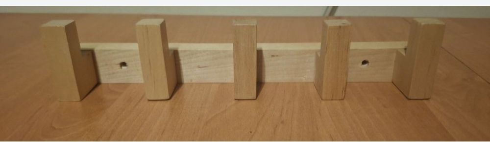 Drewniany wieszak Ikea 2 szt