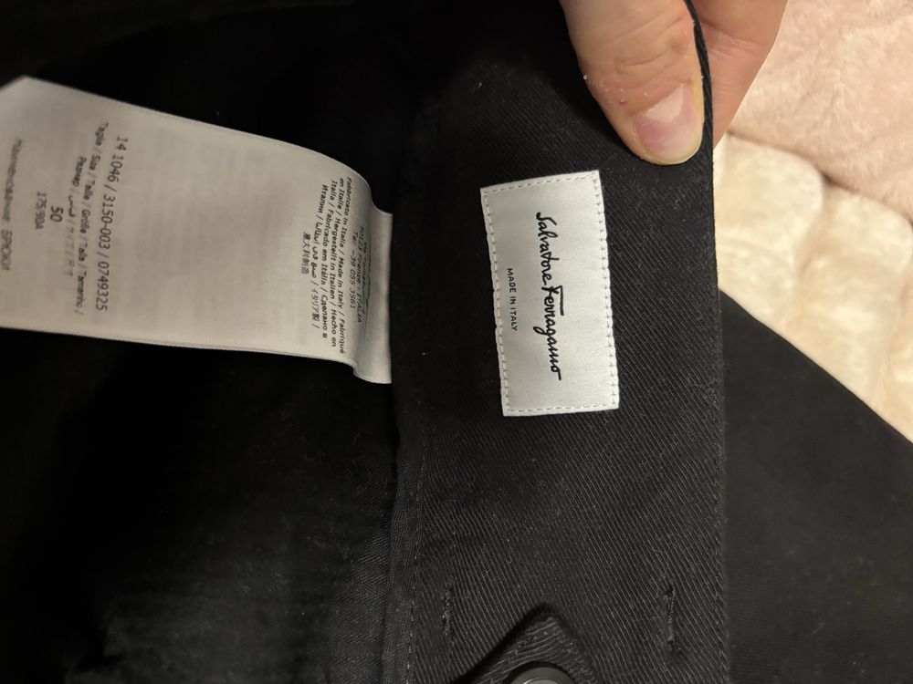Spodnie materiałowe czarne Salvatore Ferragamo rozmiar L