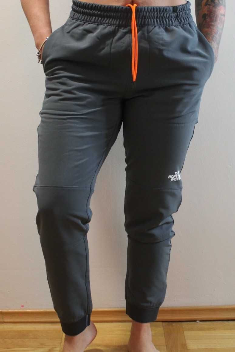39. The North Face - Tekware - Szare Polarowe Spodnie Joggersy. Nowe