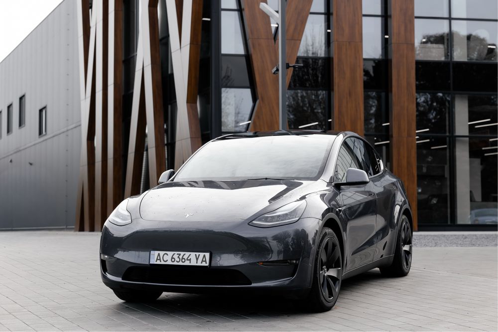 Tesla Y 2021/2022рік