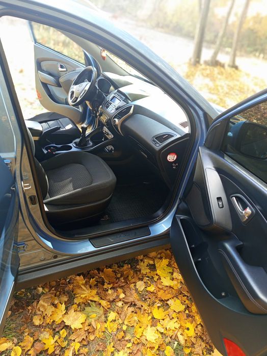 Hyundai ix 35 сів і поїхав