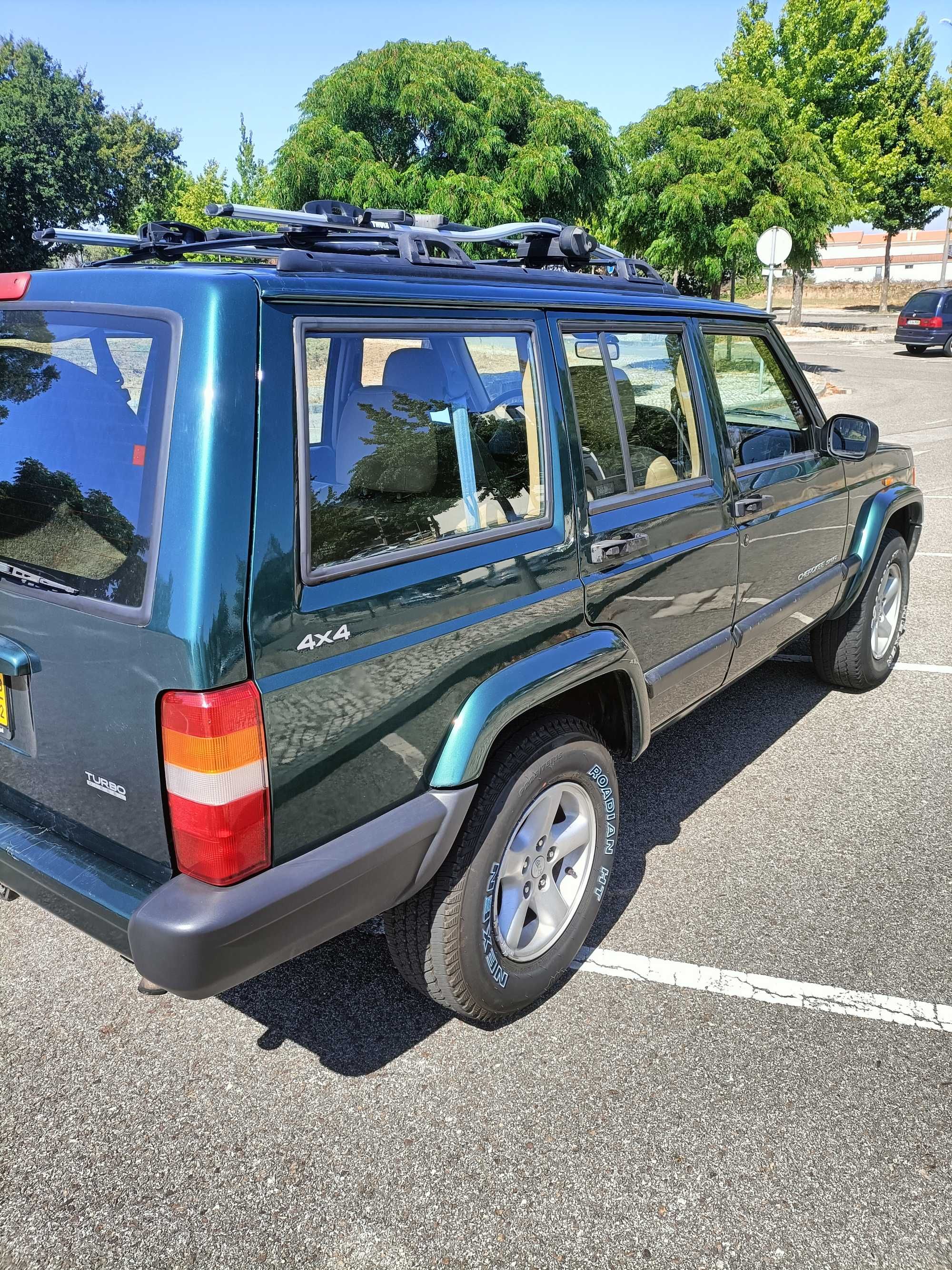 Jeep Cherokee - usado
