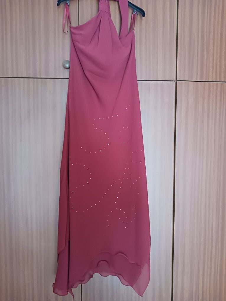 Vestido de cerimónia usado uma vez,bordado a brilhantes,tamanho,38/40