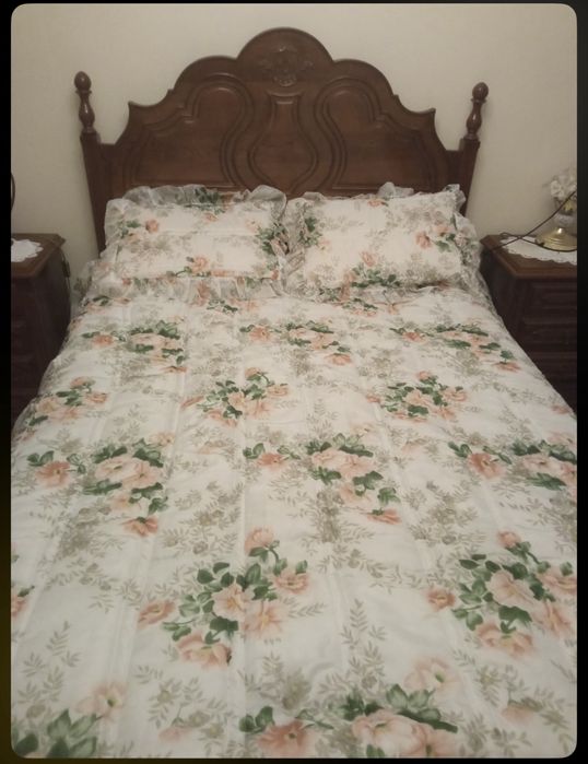 Quarto completo em madeira maciça