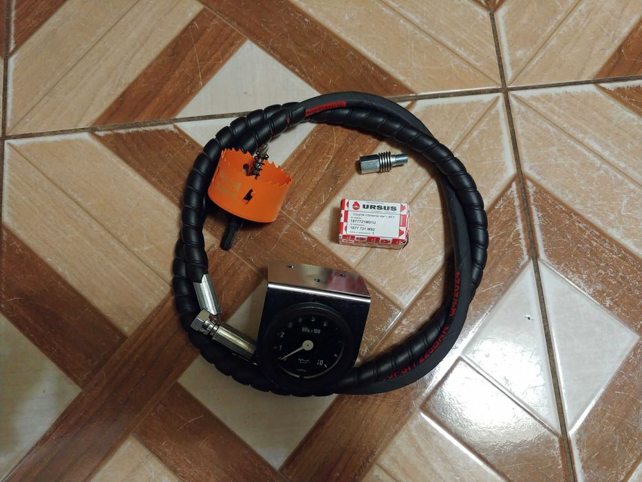 Wskaźnik ciśnienia oleju zegar manometr MF 255 Ursus 3512 MF 235 MF3