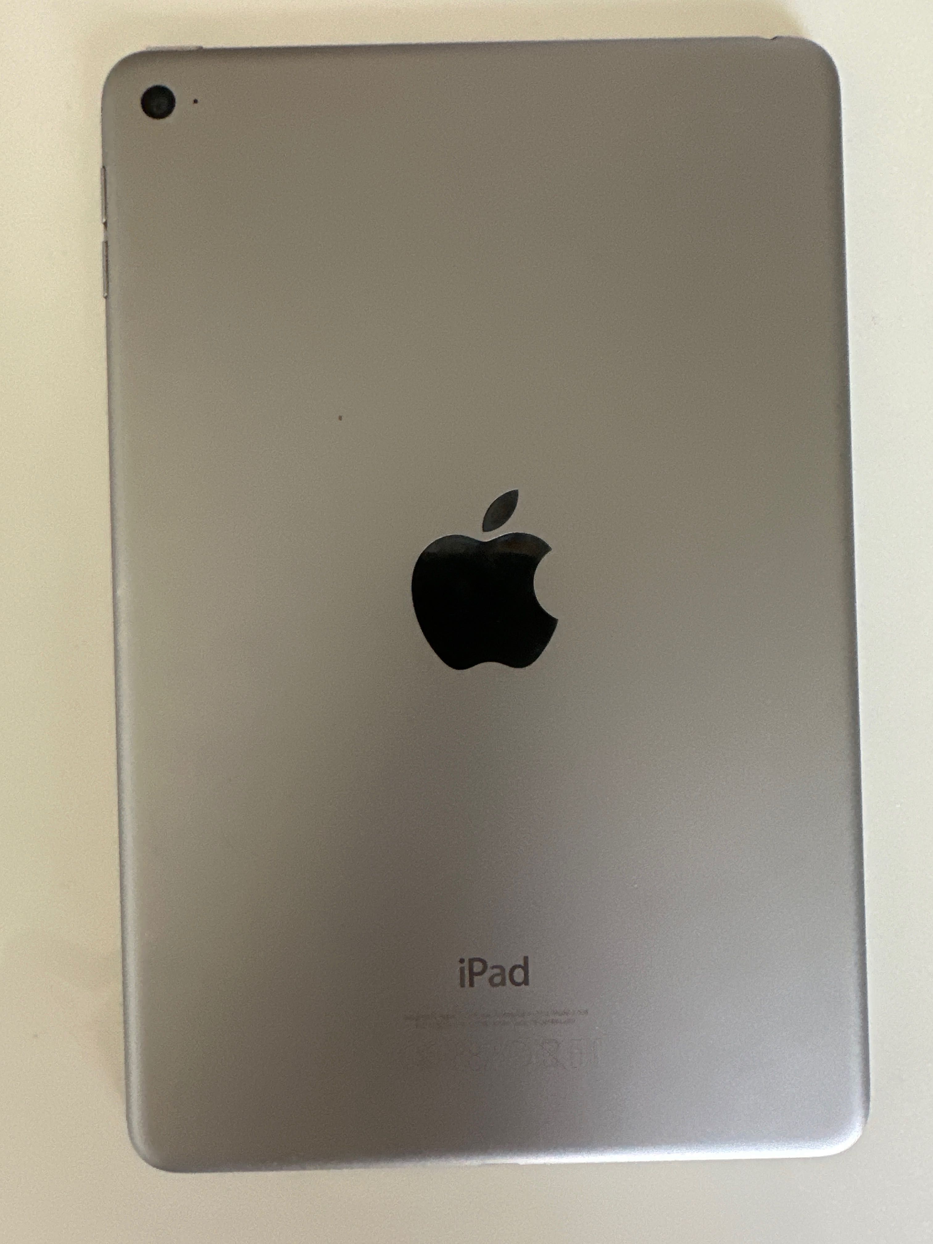 iPad mini 4 srebrny