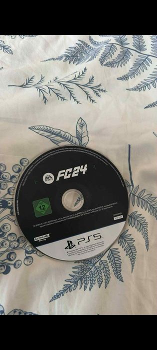 Sprzedaję ps5 z kierowcą i grami