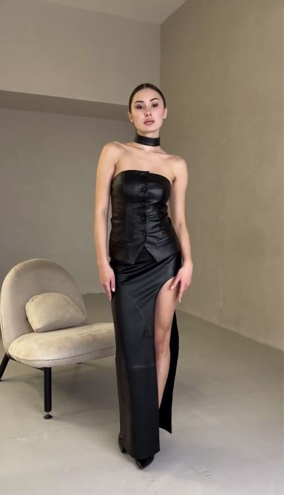 Спідниця з розрізом бренду Mart clothes