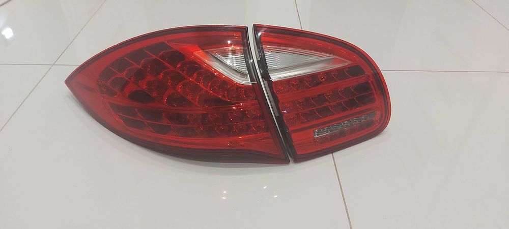 Lampa porsche cayenne 2014