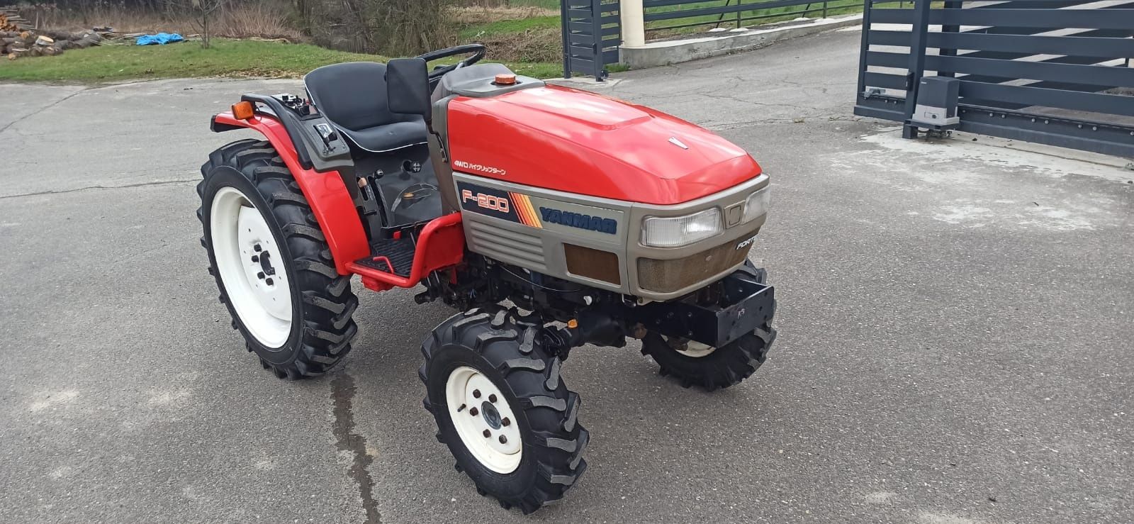 Traktorek japoński yanmar F-200