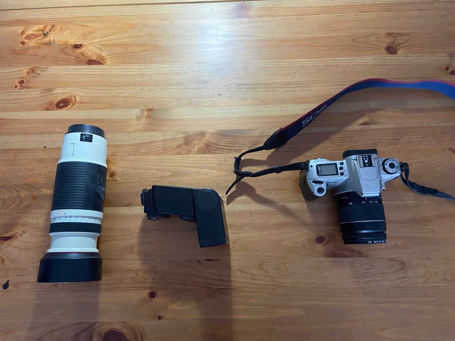 Aparat analogowy Canon EOS 300 + dodatkowy obiektyw Soligor i torba