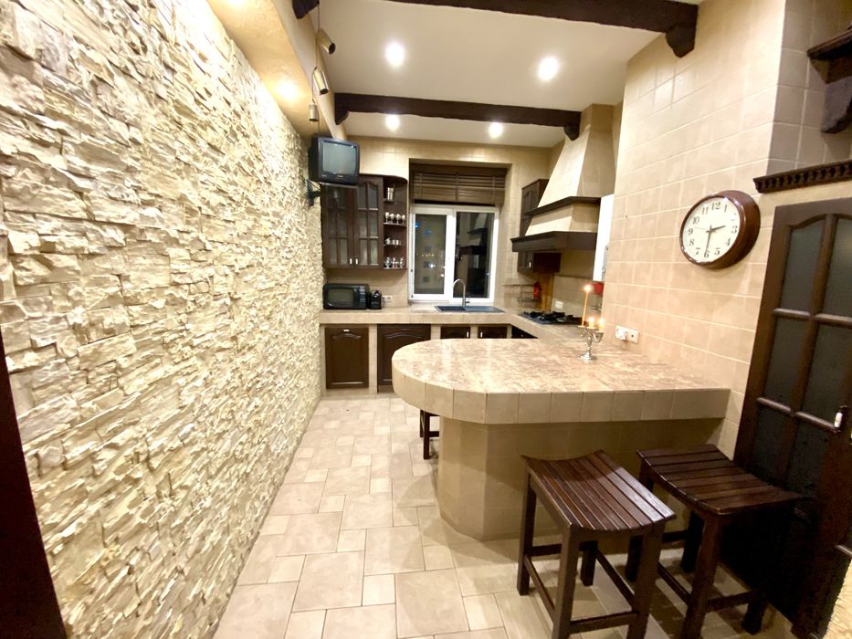 Продаж 3 кім. квартири. Центральний міський р-он. Плоша 107,2 м.кв