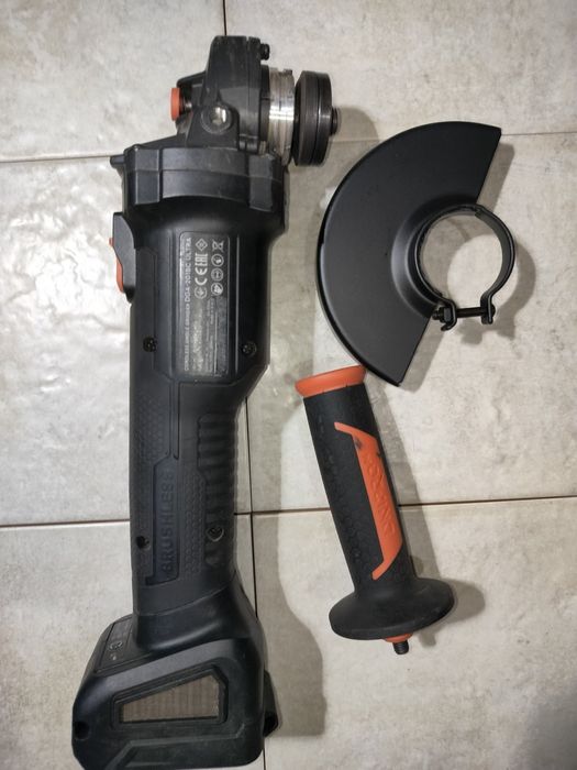 Акумуляторна Болгарка Dnipro-M DGA 201 BC Ultra. (Б/В).