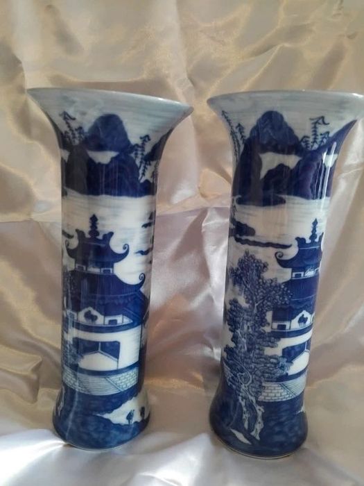 Par de Jarras Blue Canton Vista Alegre, Mottahedeh