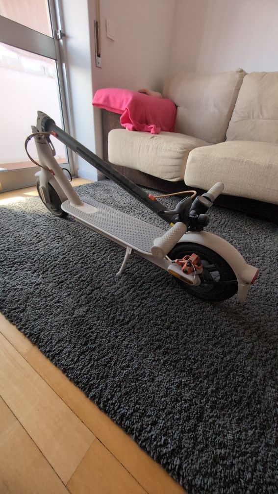 Trotinete Elétrica XIAOMI Mi Electric Scooter 3