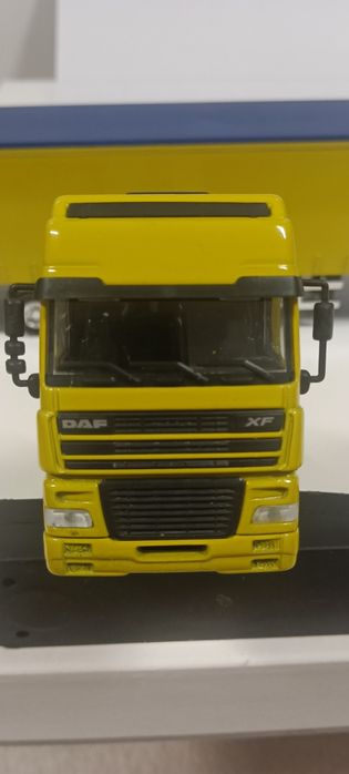 Camião DAF escala 1/50