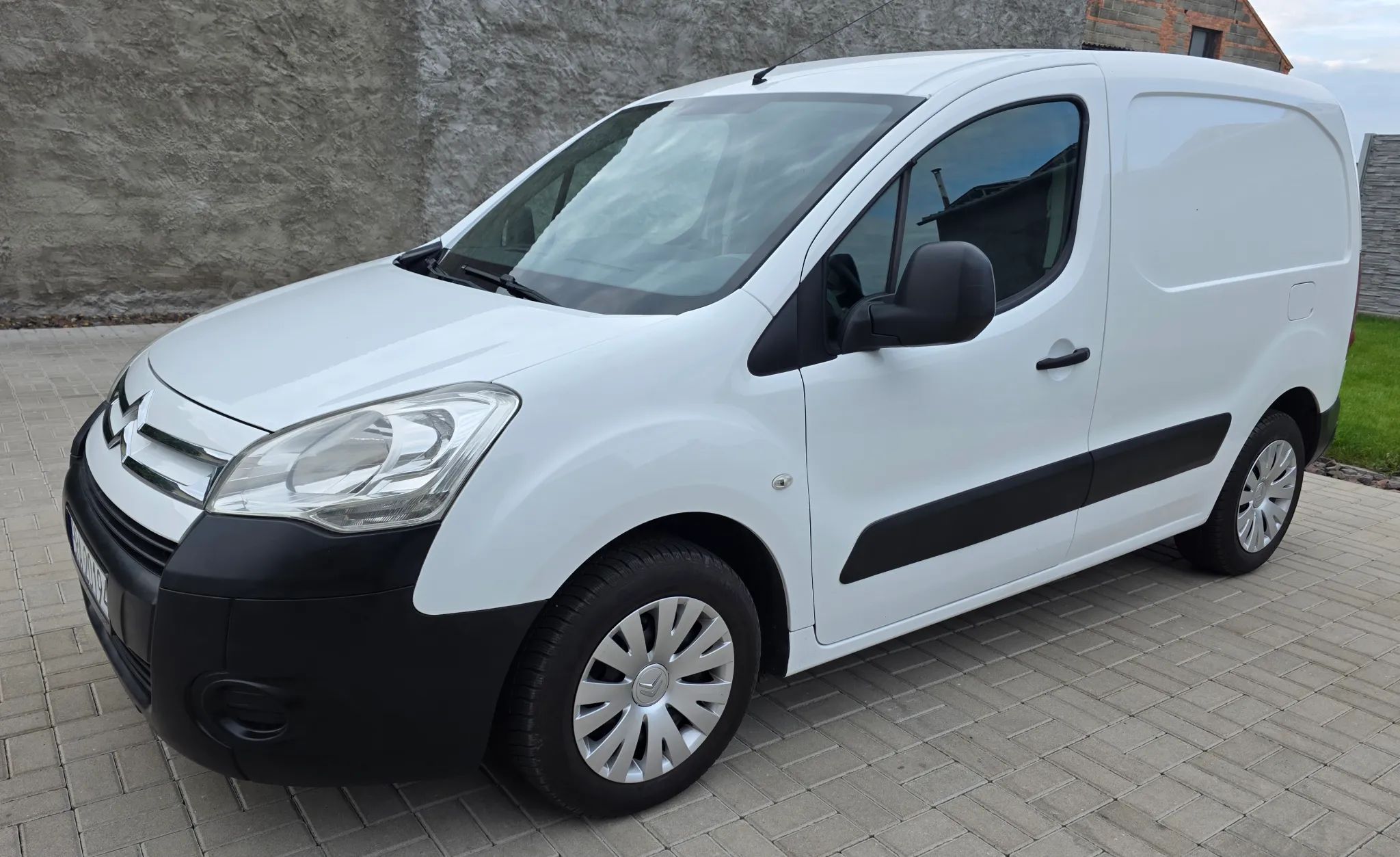 Citroën BERLINGO  1.6 HDI 75KM Zadbany 175 tyś km sprowadzony NL zarejestr FV VAT 23%