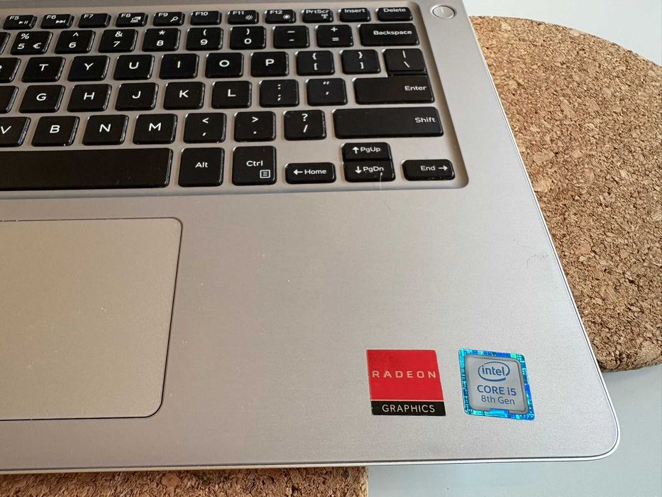 Dell Inspiron 5370 i5-8250U/8GB/256/Win11 R530 FHD