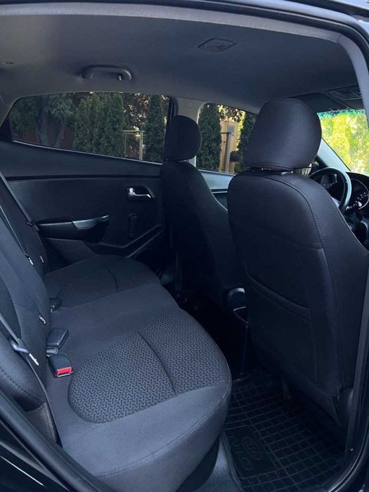 Автомобіль Kia Rio 2012