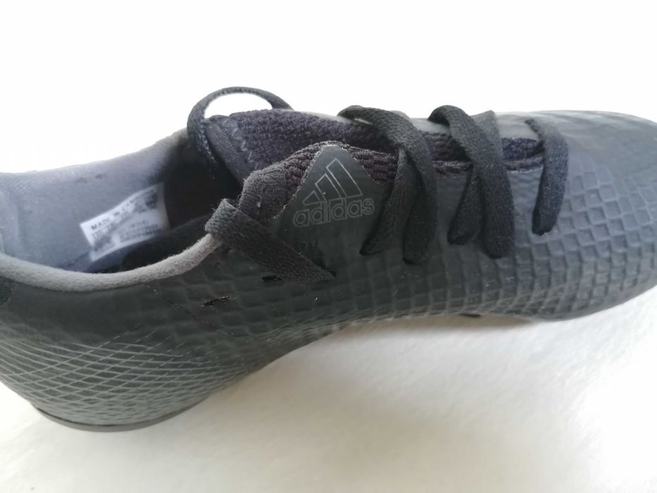 Buty Adidas do piłki nożnej Rozm.: 31,5. Czarne dla chłopca - korki