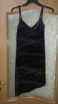 Sukienka mala czarna asymetryczna