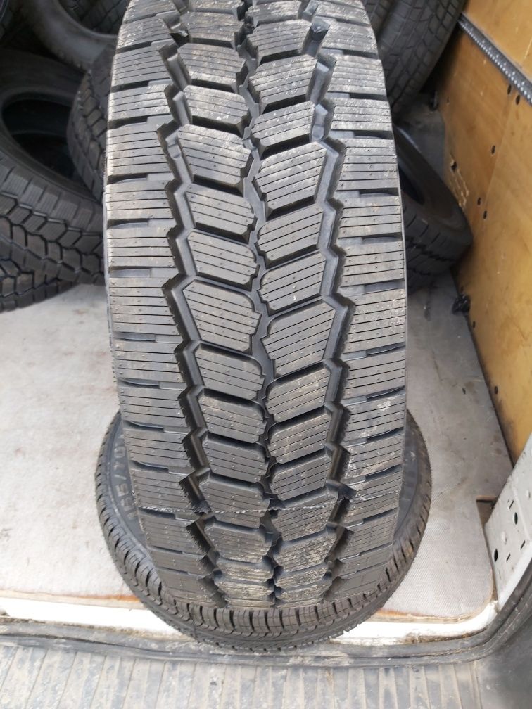 Opony bieżnikowane 235/65 R16c Cargo Ice Wzór Michelin