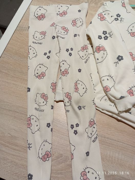 Bluza i legginsy Hello Kitty H&M roz 122/128