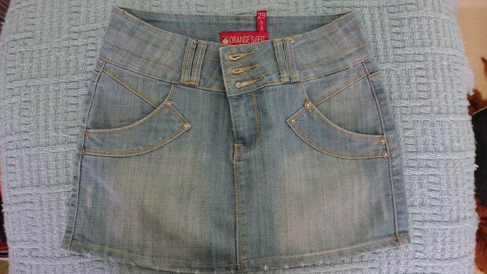 Spódniczki mini jeansowe firmy D KLICK i ORANGES RED stan idealny 2 sz