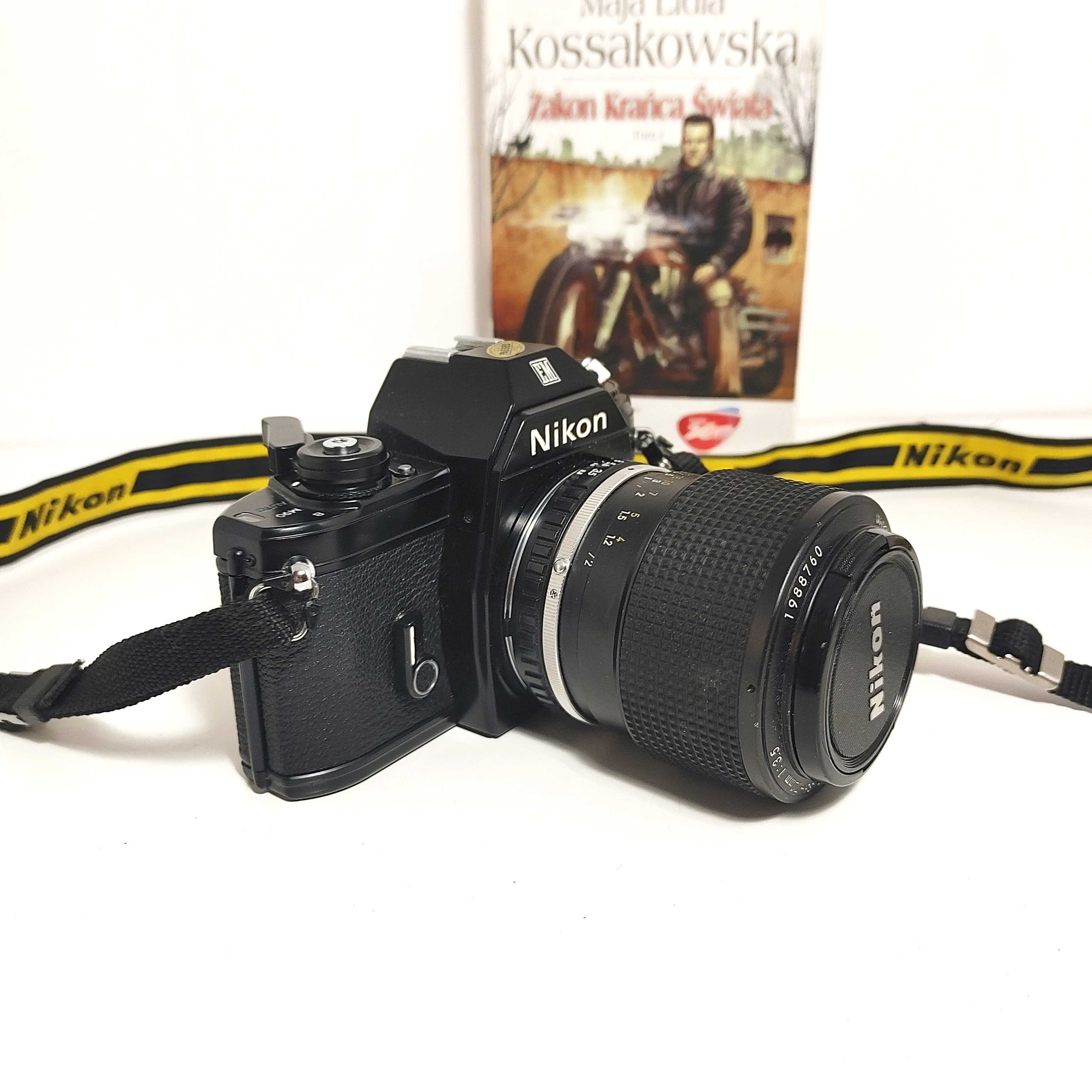 Niezawodna Lustrzanka NIKON EM z Nikon Lens Series E 36-72 mm 1:3,5